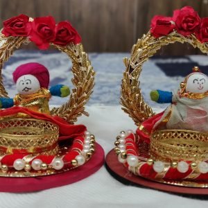 Zupppy Art & Craft Rajasthani Couple Tea Light Stand