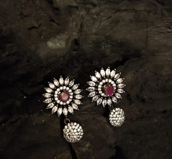 Zupppy Jewellery Floral Crystal Studs