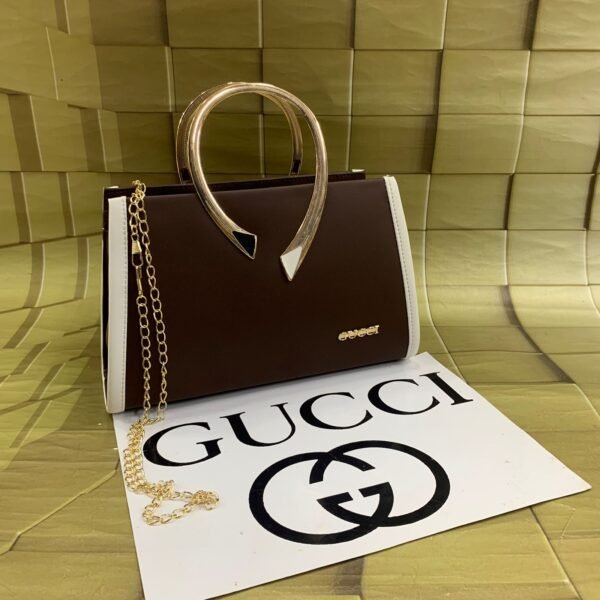 Zupppy Accessories GUCCI Iconic Sleek Leather Clutch Handbag with Chain