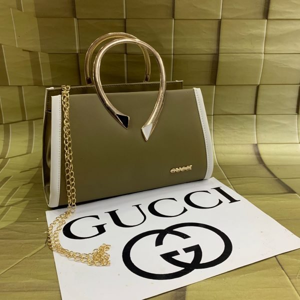 Zupppy Accessories GUCCI Iconic Sleek Leather Clutch Handbag with Chain