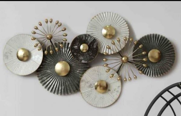 Zupppy Home Decor Circular metal art for your wall space