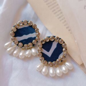 Zupppy Jewellery Rainvas Blue pearls and kundan round stud earrings