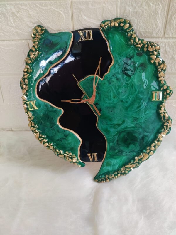 Zupppy clock Geode Resin Clock – Artistic Wall Décor with Timeless Elegance