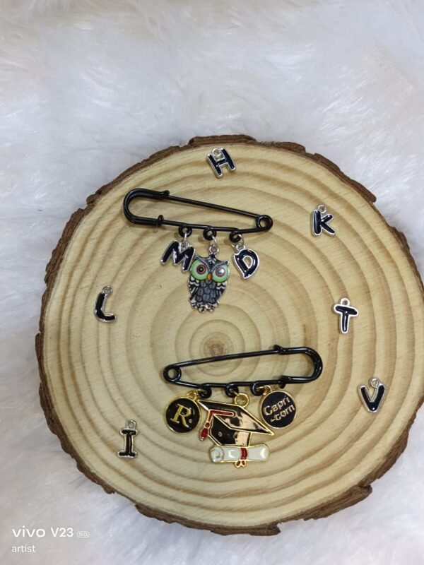 Zupppy Accessories Elegant Brooch with Charms – Perfect Accessory for Any Outfit