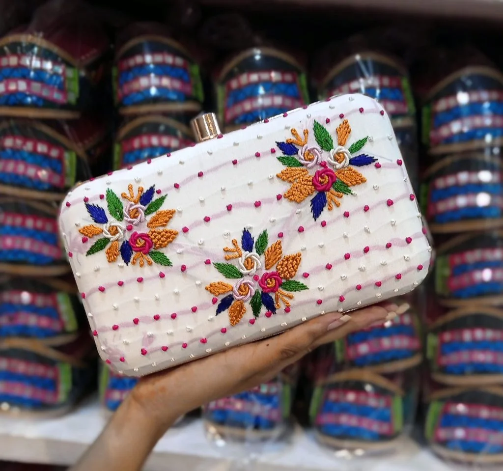 Women's Heavy Work Embroidery Box Clutch - Elegant Party Accessory - Image 5