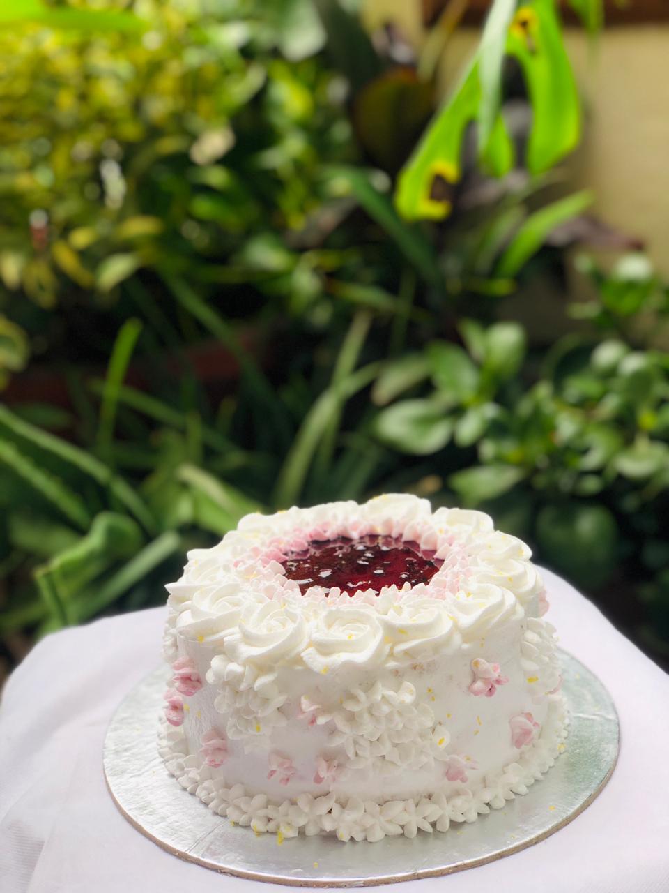 Buy Blueberry Lemon Chiffon Cake Online in India | Zupppy