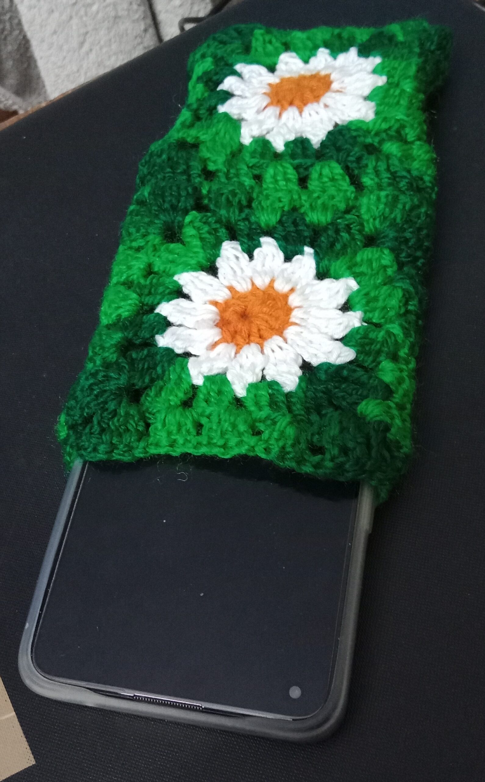 Daisy Smartphone/Spectacle/Gaming console Sleeve - Image 3