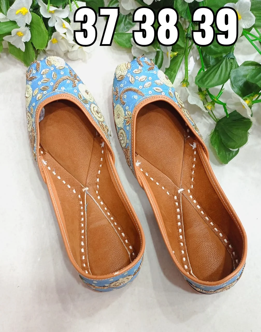 Embroidery Mojari: Handcrafted Jutti - Image 2