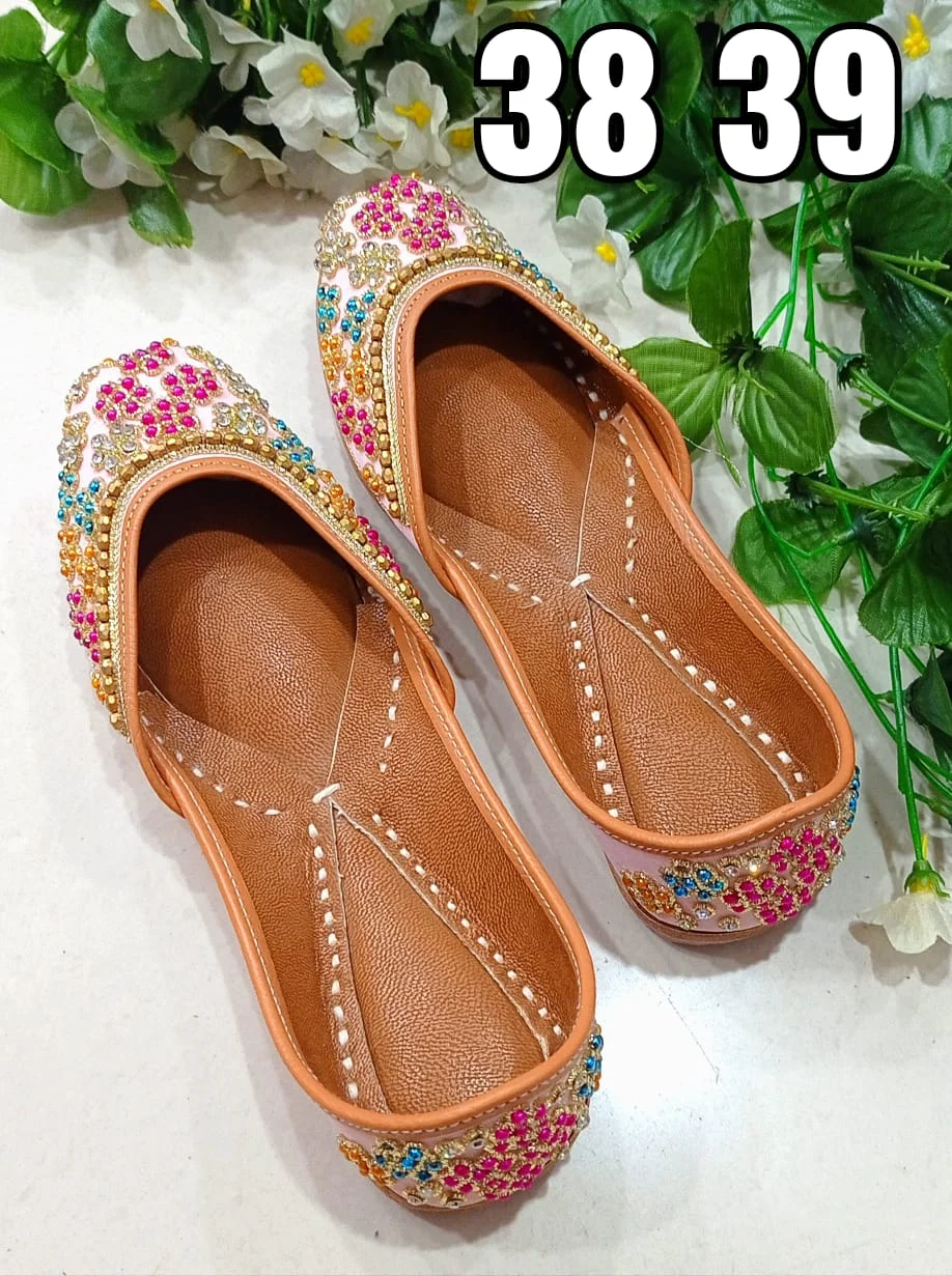 Embroidery Mojari: Handcrafted Jutti - Image 7