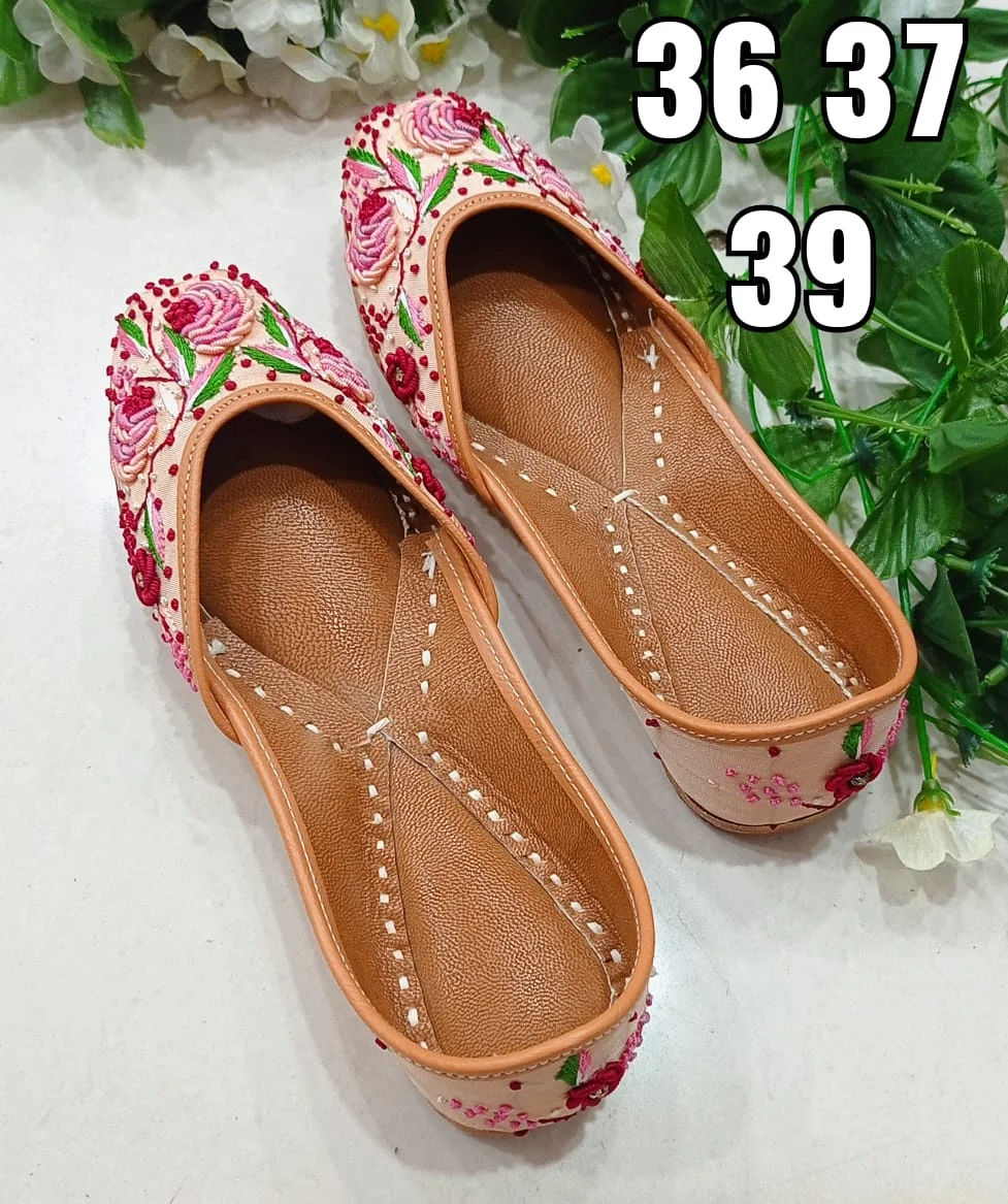 Embroidery Mojari: Handcrafted Jutti - Image 10