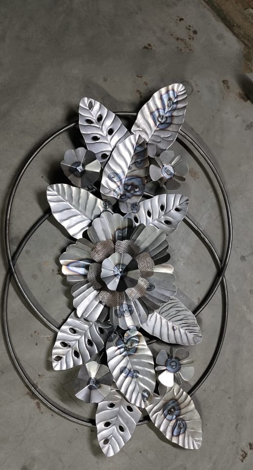 Intense Grey Metal Art - Handcrafted Wall Hanging for Modern Home Decor