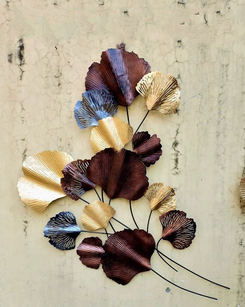 Modern Leaf Textured Metal Wall Art - Handcrafted Contemporary Decorative Piece for Home or Office