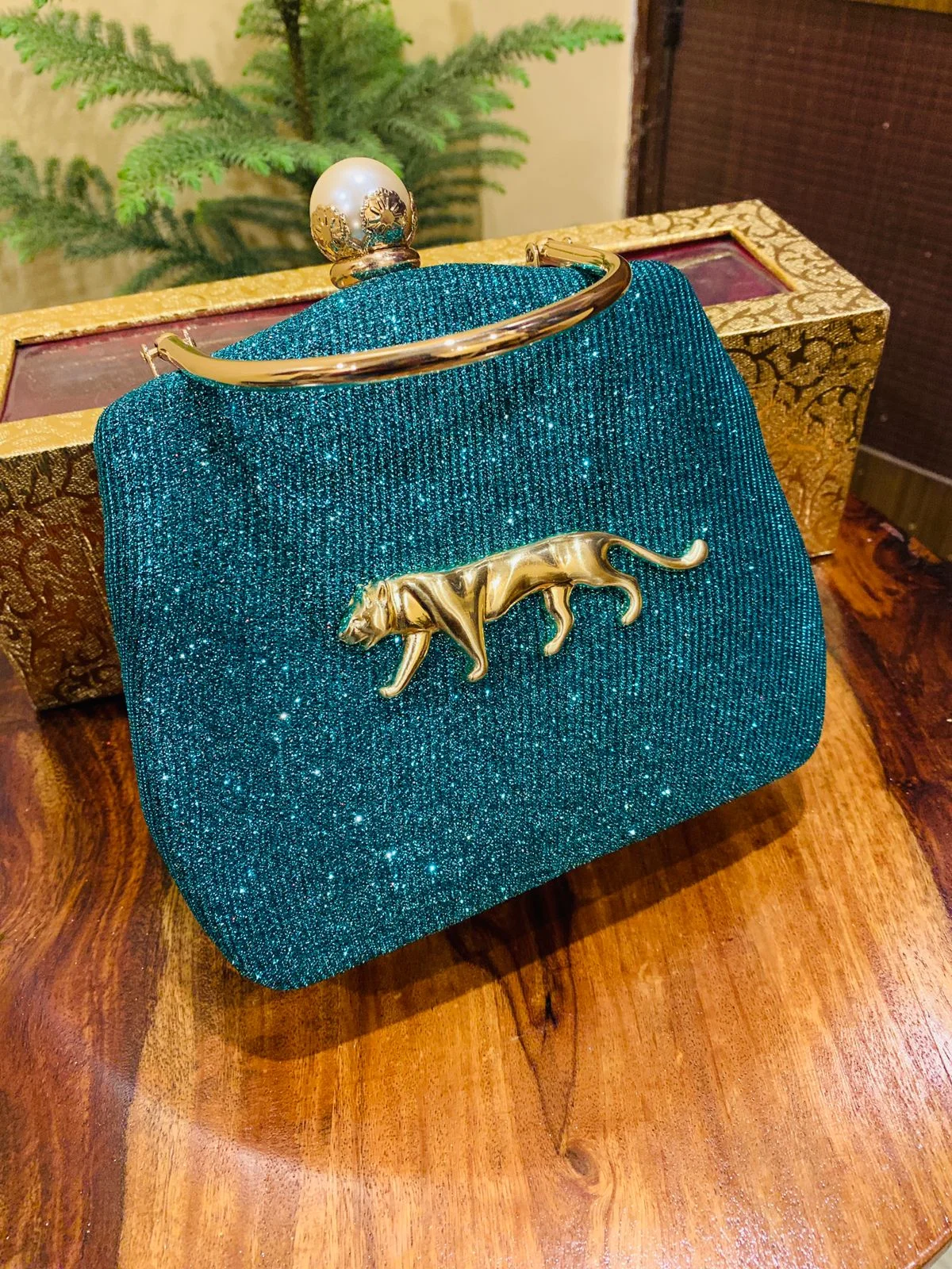 Sabyasachi-Inspired Shining Suede Clutch Bag – Premium Luxury Evening Purse with Sling - Image 9